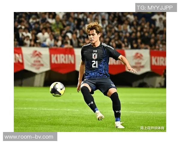 日本队迅速追平比分小川航基远射助攻巴拉圭门将失误入网 日本队迅速追平比分小川航基远射助攻巴拉圭门将失误入网