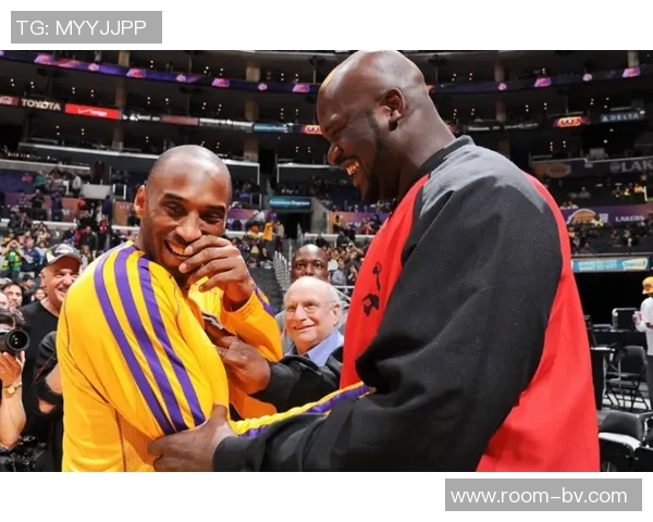 杰西巴斯揭露湖人决策内幕与姐姐五个月未沟通的心路历程